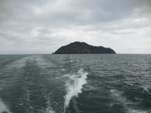 琵琶湖に浮かぶ竹生島DSCN0980